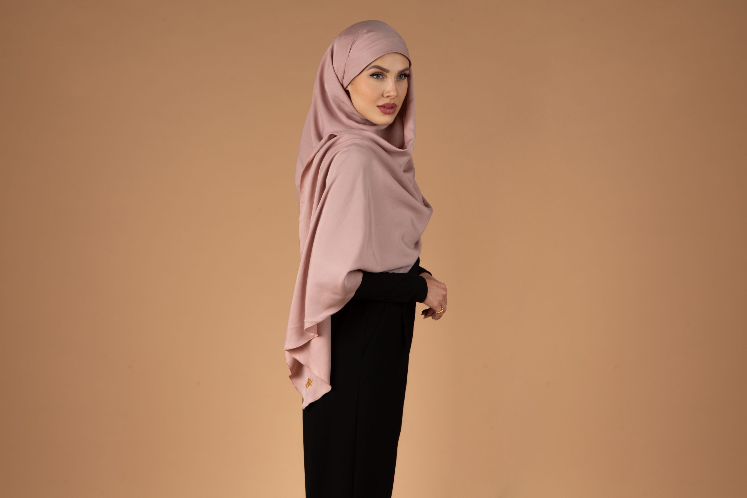 Hijab innovant, bonnet intégré, tout en un