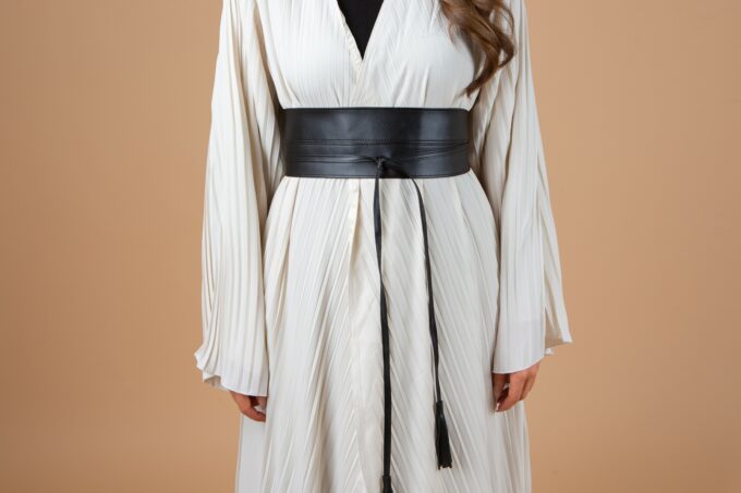 Abaya Bedouine ÉCRU avec ceinture noire