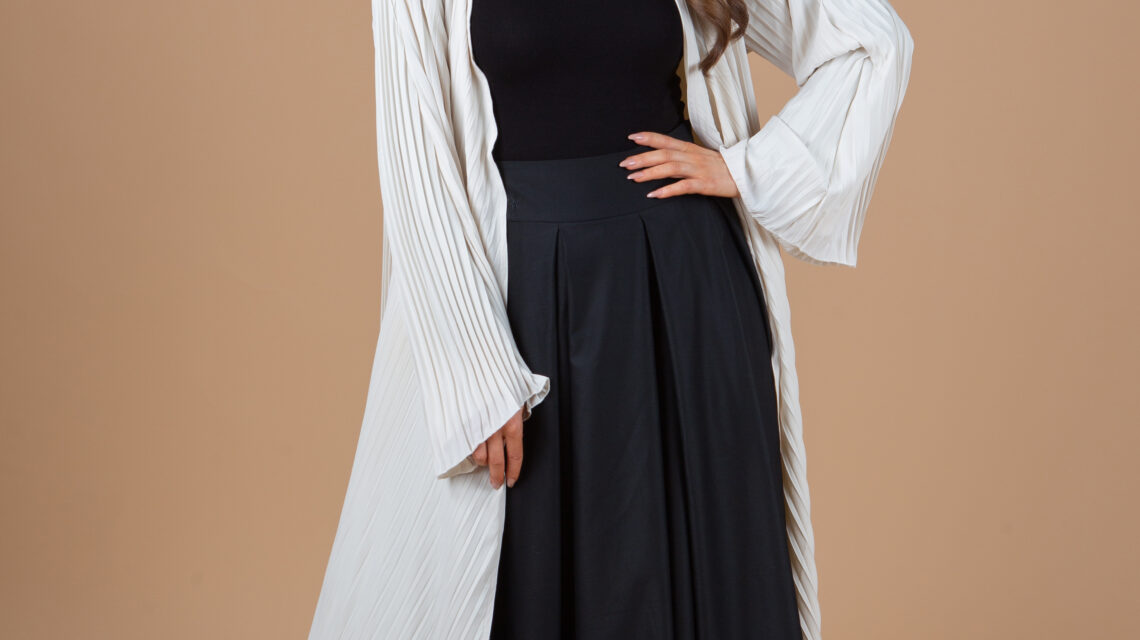 Abaya Bedouine ÉCRU avec ceinture noire