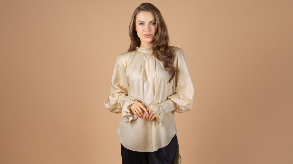 Blouse bedouine avec manche évasée et zip sur le coté pour différents styles