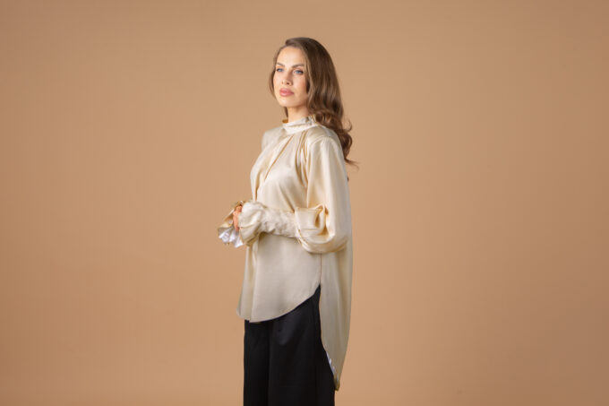Blouse BEDOUINE Blouse bedouine avec manche évasée et zip sur le coté pour différents styles