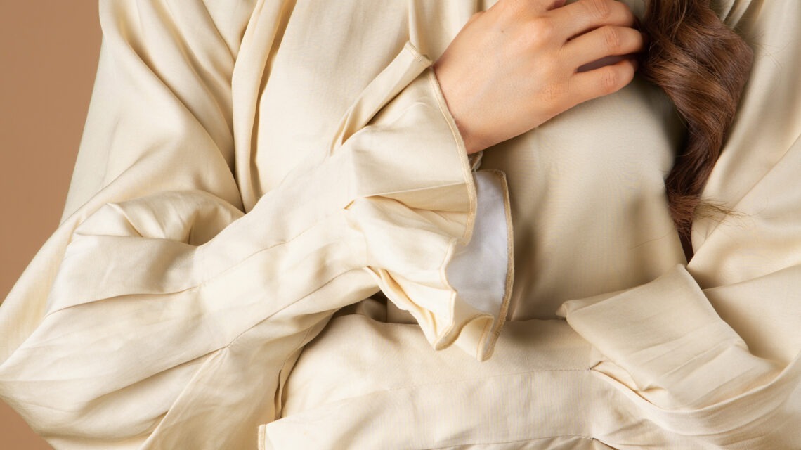 Blouse bedouine avec manche évasée et zip sur le coté pour différents styles